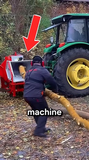 972K views · 4.8K reactions | Can THIS Problem Get Solved¿ (@arpal.rebaki), This powerful machine shreds through 3 tonnes of wood per minute But it has one SERIOUS deficiency the engineers are still working to solve. While the technology of rotating knives automatically pulling in the tree combined with the convoy offers all the benefits of making the otherwise hard job easy #shorts #short #diy | Quick Graphic Tv | Facebook