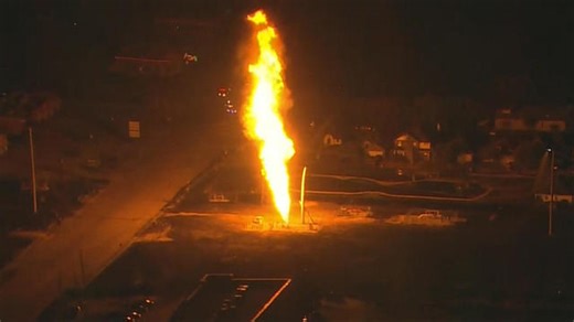 Natural gas pipeline explodes in Houston suburbs