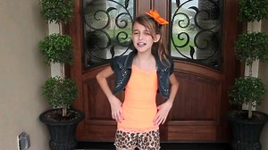 Pool Fun with Kaelyn and Katelyn !