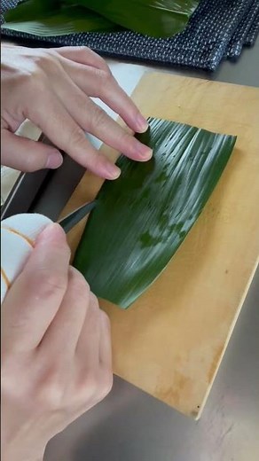おせち用のハランの切り方 #白ごはんcom #shorts #おせち