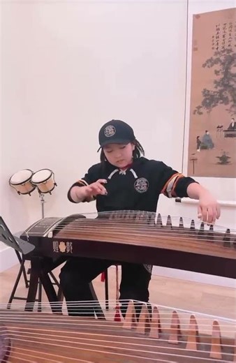 Elizabeth's Guzheng (Chinese Zither) Class