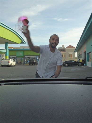 غسلة سيارات مجانية في مغسلة أمكوا بالشاطئ