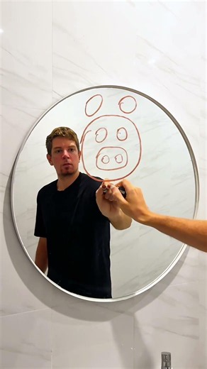 Rate my pig 👨‍🎨🐷 1-10