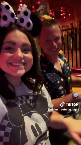 Pregnant at Disney: Rides Safe for Expectant Mothers