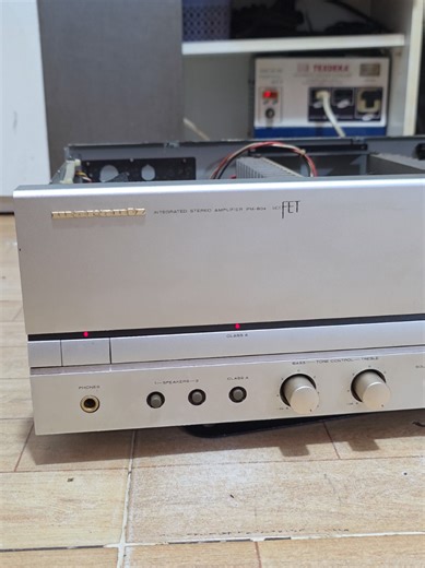 Giá:3tr500k ampli nhật marantz PM-80A Dòng Class A -Máy chạy 8 sò FET và 6 sò bé, chạy mạch class A cho ra chất lượng âm thanh chi tiết cao,nguồn to 2 tụ lọc lớn, công suất khủng 250w,kéo tốt các dòng loa lớn -máy chạy 2 kênh A B và AB riêng biệt, thiết kế mặt phây nhôm, ốp má gan 2 bên xịn sò, nghe nhạc lắp vang karaoke rất hay