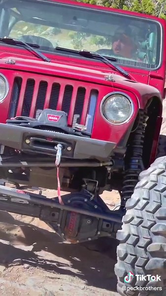 5 mile was a riot!! If you haven’t seen the full video, go check it out!! Link in bio ➡️ #offroad #offroadlife #offroadjeep #jeeplife #jeepwrangler #jeeptj #jeepjk #onetonjeep #offroadracing #desertracing #jeepspeed #ultra4 #custombuild #customfabrication #builtnotbought #peckbrothers #ultra4racing #jeepchassis #dana60 #lsswap #lsswaptheworld #yukongearandaxle