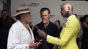 Red Carpet Interview with Artist Julian Schnabel and Josh Brolin