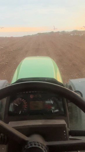 Strqigjt pipe seeder#straightpipe #johndeere #johndeere6920s #seeder #spring #johndeere6150r #powerharrowing #fyp