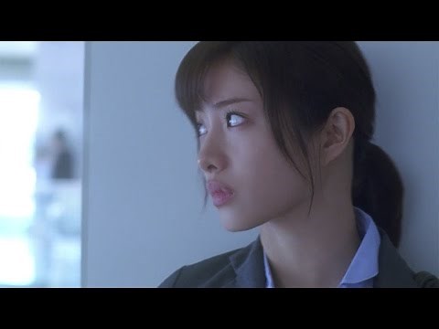 Ishihara Satomi, in a suit, says, "I'm serious, that's why" in the new "Mynavi Career Change" com...