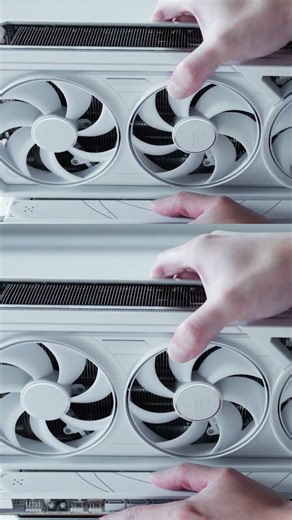 ROG X870 Glacial - PCIE Q-Release Switch ​