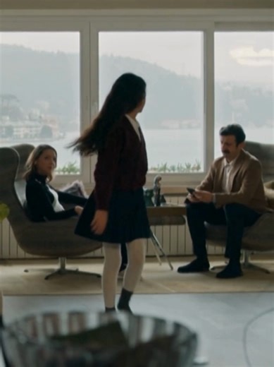 Reha mente para Tilsim sobre colocá-la em outra escola. Lale chama a atenção do irmão, mas ele deixa claro que isso faz parte do plano para reconquistar Karsu 👀 ➡️ Acompanhe as emoções de #CoraçãoDeMãe, de segunda a sexta, às 21h, na tela da #RECORD #NovelasTurcas #SériesTurcas