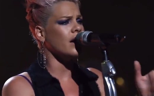 风靡全球的励志神曲《Try》，歌声震撼，节奏动感十足