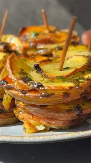 The BEST way to cook potatoes 🥔 Featuring Wild Garlic 🌱