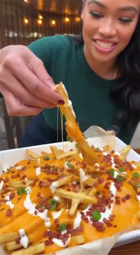 🍟 Loaded Fries ASMR 🤤🧀 #ASMR #Fries #Crunch