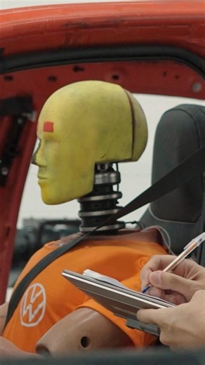 Volkswagen Safety Standard: How does a dummy work? | VW Brazil