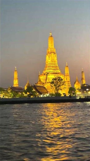 Watching Bangkok Glow: Wat Arun at Night ✨ #WatArun #Bangkok #Thailand #bkk
