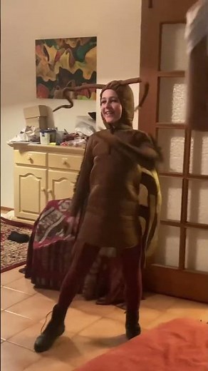 My friends roach costume is amazing 🤩