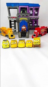 Yellow Cars : Disney Pixar Cars. Cruz Ramirez | Jeff Gorvette | Lightning McQueen