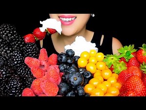 ASMR FRESH STRAWBERRY, BLUEBERRY BERRIES FRUIT PLATTER with WHIPPED CREAM | ASMR EATING |TracyN ASMR