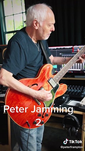 Vintage 1960 Gibson Es-335 Guitar Performance with Peter Frampton