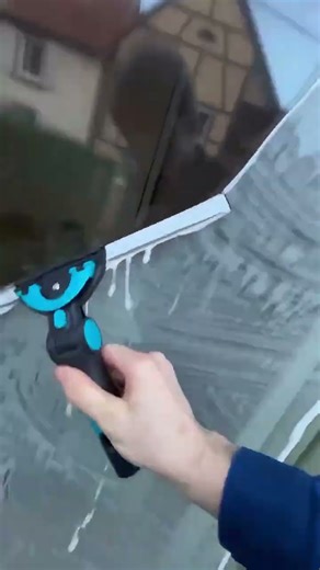 The Ultimate Glass Cleaning Tool You Need for Your Home #WindowCleaning #CleaningTools #shorts
