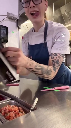 1 min of my morning…just putting the finishing Mise en pLace if you know what I mean🫦🤌🖐️🩷 #linecooks #linecook #restaurants #cooking #chefs