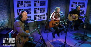 Brandi Carlile Covers Crosby, Stills & Nash’s 'Helplessly Hoping' In 2018