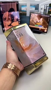 537K views · 1.8K reactions | Amazing gift packaging of foldable smartphones #gadgets #smartphone #nokia #mobile #smartwatch #keyboard #reels #reelsinstagram #reelviral #techreels #gadgetreview #techunboxing #smartphonereviews #mobileleaks #technews #latesttech #futuretech #techtrends #gadgetlover | Techno Waqar | Facebook