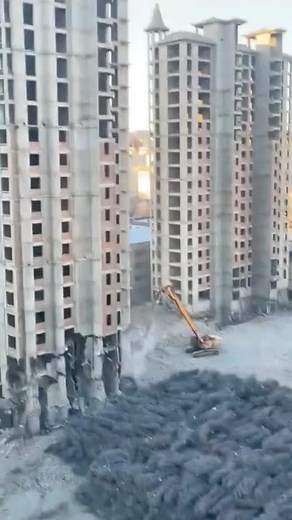 Demolition of a High-Rise Building in Urban Area