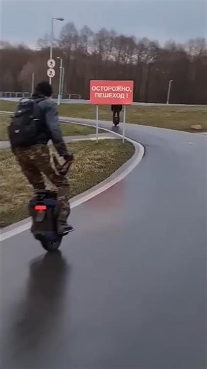 WWII’s Strangest Invention: The One-Wheel War Machine 🚲💥