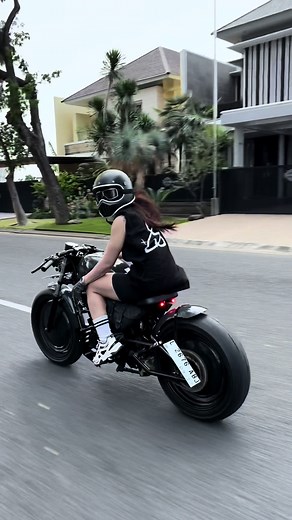 Vintage Motorcycle Enthusiasts Unite! Explore the World of Cafe Racers