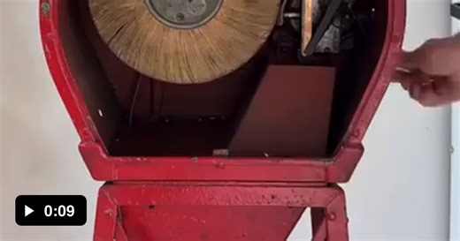 Seeing history in motion with this incredible antique Mutoscope - Video