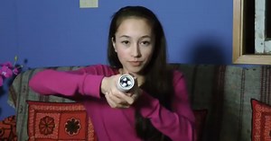 Canadian schoolgirl creates Hollow Flashlight powered by body heat