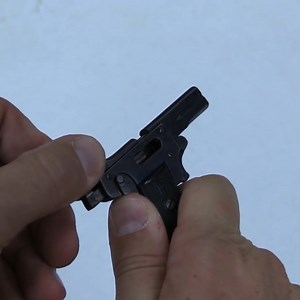 189K views · 4.4K reactions | Vocês conhecem a Kolibri? Menor pistola do mundo que está presente no Battlefield 1. | Battlefield Brasil | Facebook