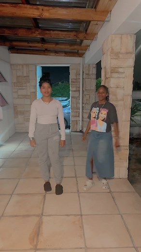 You want to shake it loose . Like its juvie juice @Nishaat_wp @shaymah salie 🤭💋 @kleintjie🙈