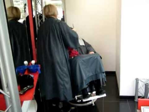 La coiffeuse en peignoir (3)