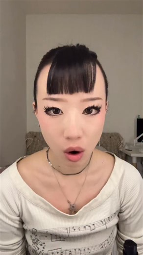 mei ★ on Instagram: "this hair oil was actually rlly awesome for the slickback and didn’t make my head look like a shell 🙃 u can get @treecell_global hair oil at ur local Costco! #hairoil #slickback #hairstyle #treecell #meimazing"