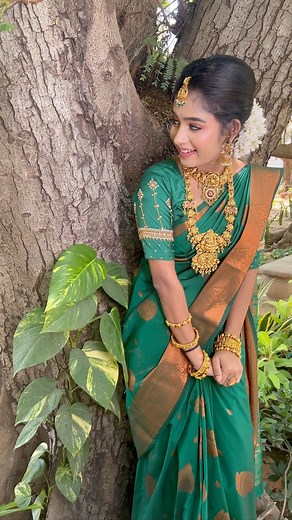 Kalaiartistry ✨Bridal Makeup Artist on Instagram: "For Bridal Bookings / Course details Contact 9884700039 Gorgeous @janany_kj Mua @kalaiartistry Hair @akila_hairstylist Saree n blouse @jolikum.collections Jewels @vivahbridalcollections Lens @single_sparrow_photography #bridalmakeup #makeupartist #professionalmakeup #makeupacademy #makeuptutorial #southindianbridalmakeup #muhurthamlook #vijaytelevision #bigbosstamil #bigbosstamil6"