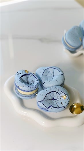 MACARONS RECIPE (ALBUMIN) | UGC on Instagram: "✨ Let’s fill some macarons with a delicious ganache and passion fruit center! ✨ Join me as I prepare this perfectly balanced macaron filling—creamy, rich, and bursting with fruity flavor!  Want to try it yourself? The full recipe is available on my YouTube channel @cakeok_bakery   Follow me for more recipes! And let me know in the comments—what filling should I make next? "