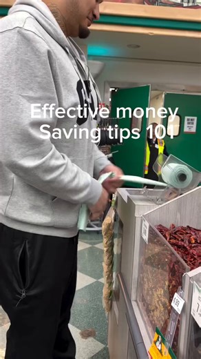How men save money in the simplest way.