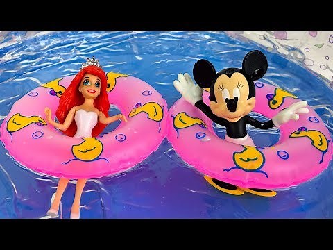 MINNIE MOUSE & DISNEY PRINCESSES HEAD TO ARIEL'S HOUSE TO HAVE FUN SLIDING IN THE WATER - STORY