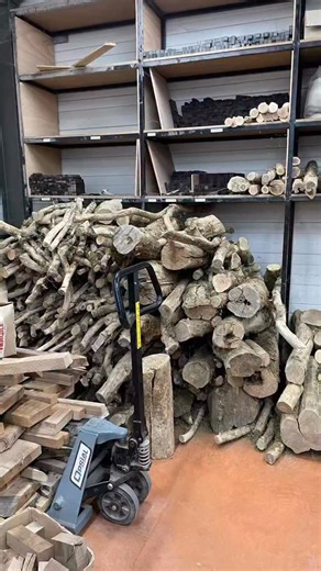 Visite de la Coutellerie Nontronnaise (à Nontron, Dordogne). Émissions à Nontron diffusées du 9 au 13 mars à 12h45 sur @franceinter | Le jeu des 1000 euros
