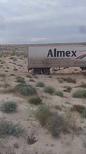 3.4M views · 1.8K shares | Desviación de trailer con doble remolque en Carretera Peñasco-Golfo de Santa Clara | La voz de San Luis Rio Colorado. | Facebook