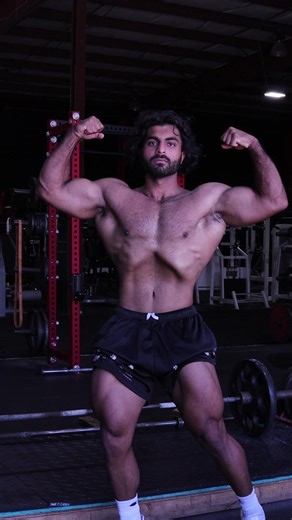 4 Effective Poses for Back and Rear Delts Training