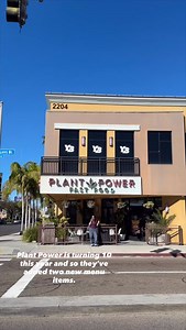 Turning 10? nbd. Adding a vegan Crunchwrap and a new breakfast burrito to the menu??? GENUINELY A HUGE DEAL 🌮🌯🌱 Introducing the MUNCHWRAP XTREME & The Big Papa breakfast burrito. The MUNCHWRAP is only here for a little while so try it while it lasts. 🚨 #vegan #veganfastfood #vegancrunchwrap #veganbreakfastburrito #breakfastburrito #crunchwrapsupreme | Plant Power Fast Food