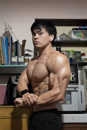 Создание фото с мышечным эффектом с помощью AI