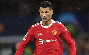 Video: Cristiano Ronaldo scores last-minute winner for Man United over Villarreal