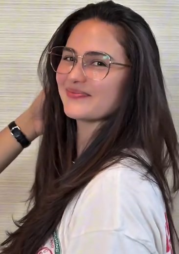 Kristine Hermosa New Haircut: Youthful Long Layered Look