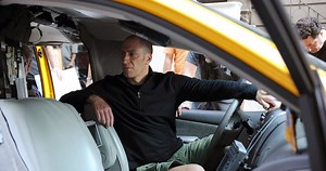 Ben Bailey Reveals Which Star Was the Least Helpful Celebrity Passenger on 'Cash Cab'
