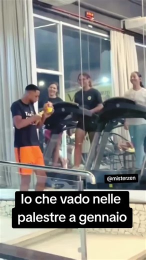 A dare una mano😂 #palestra #gennaio #2026 #motivacion #tik_tok